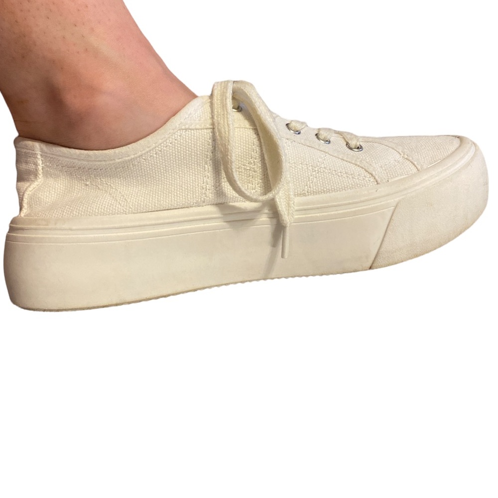 Madden girl white platform sneakers 6.5